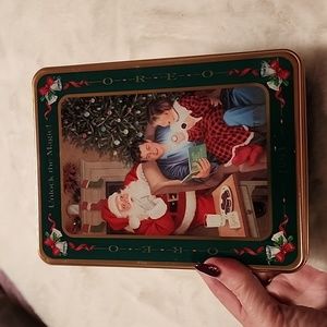 OREO UNLOCK THE MAGIC TIN  CHRISTMAS CAN. 1993